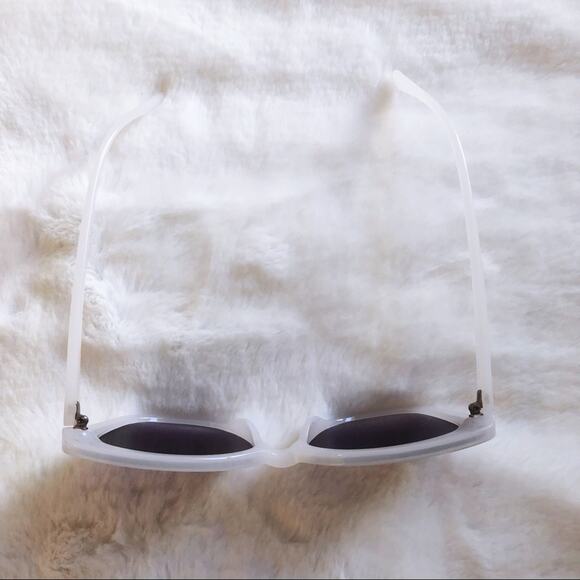 Amelia White Cat Eye Full Rim Sunglasses - Picture 4 of 10